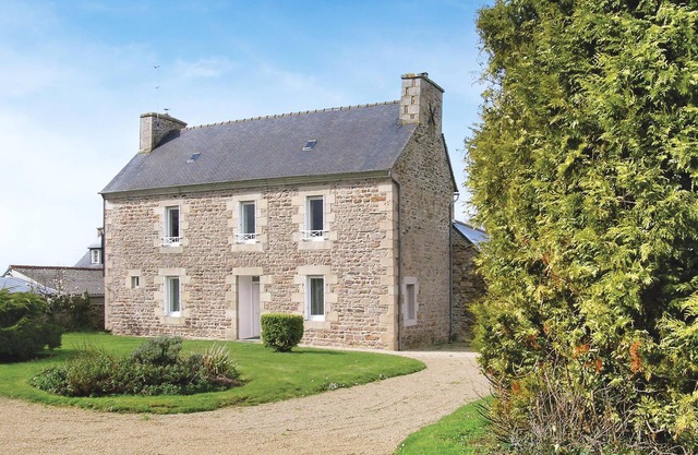 Awesome home in Quemper Guezennec