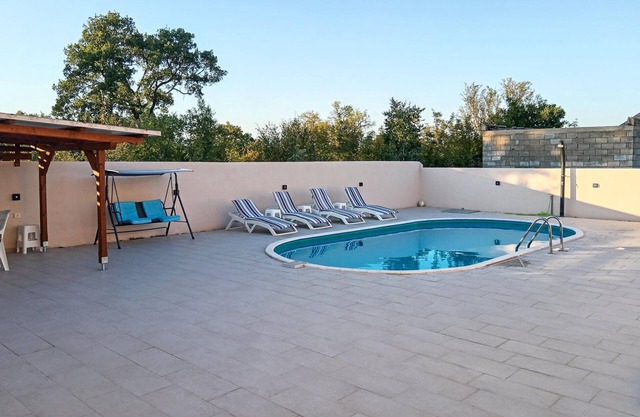 Awesome home in Benkovac with WiFi
