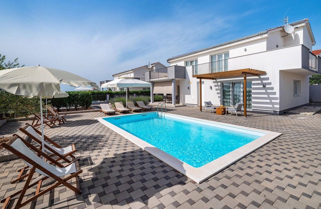 Awesome home in Debeljak with kitchen