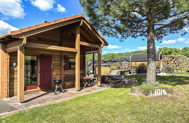 Awesome home in Denipaire with sauna