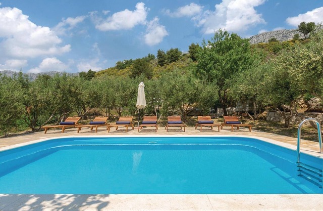 Awesome home in Kastel Sucurac