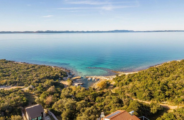 Awesome home in Nevidane with WiFi