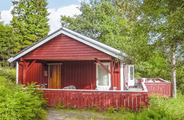 Awesome home in Sandvoll