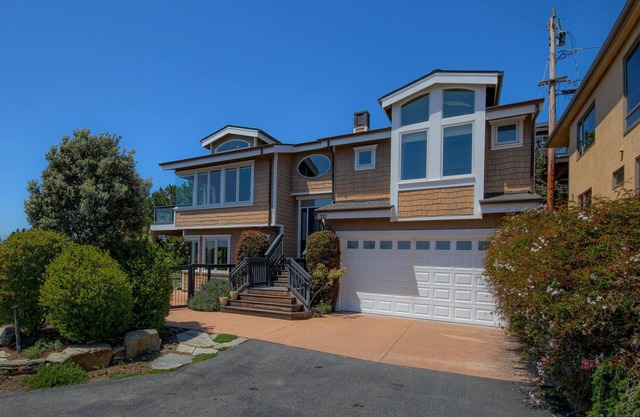 Awesome House, Awesome Views