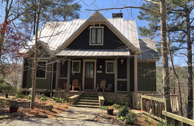 AWESOME LAKEFRONT HOME on Smith Lake