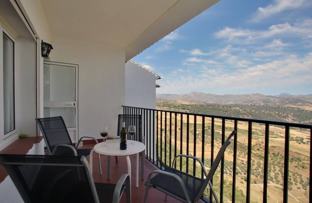 AWESOME VIEWS & LOCATION IN OLD TOWN