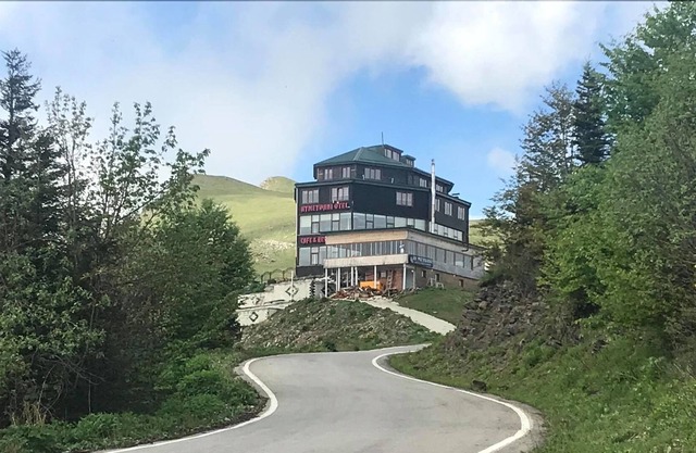 Aymeydani Hotel