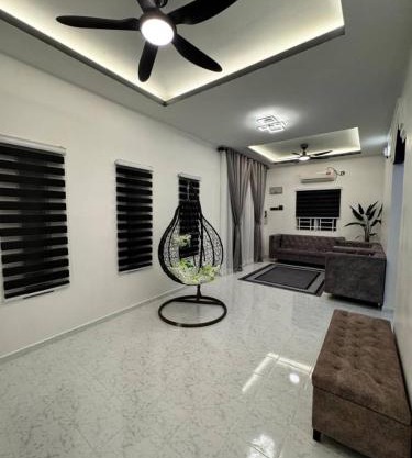 Azlynie Homestay
