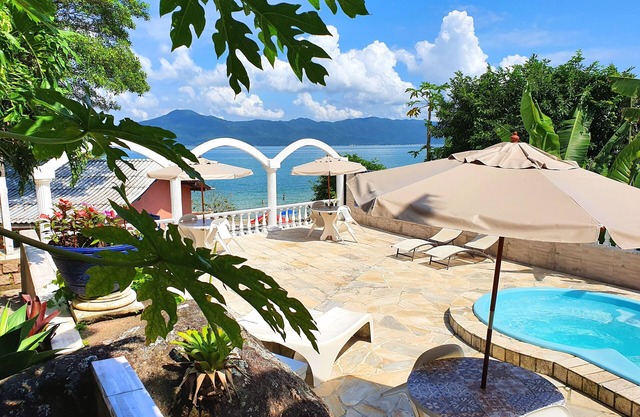 Azoriana - Charming Portuguese Azorean Beach Home - 5 steps to White-Fine-Sand