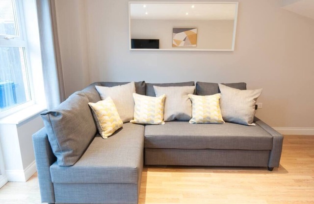 Aztec House - A Modern & Spacious 3-Bedroom Home