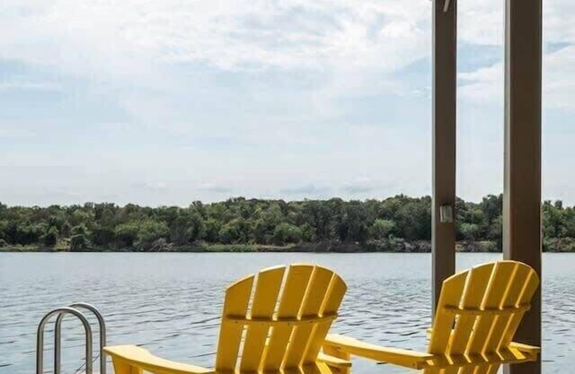 Azure 1-Lakefront w/Shared Pool, Dock, & Fire Pit