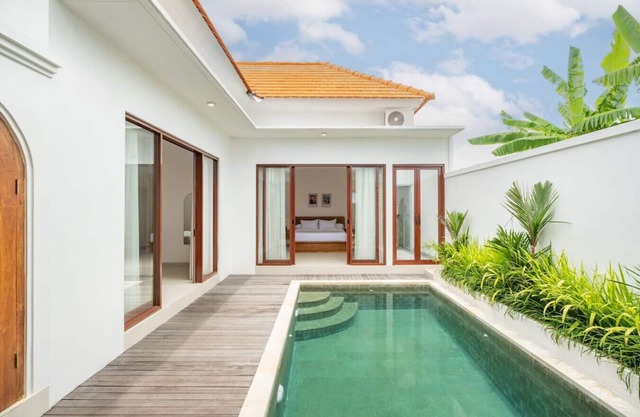 Azure Villa Luwih Pool Villa in Nyanyi