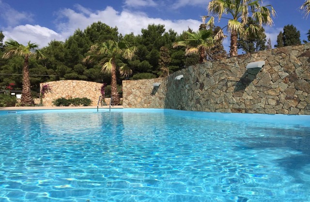 B2 VILLA IN RESIDENCE WITH POOL