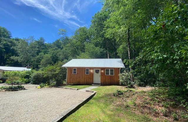 Baby Bear's Den, Tiny Paradise