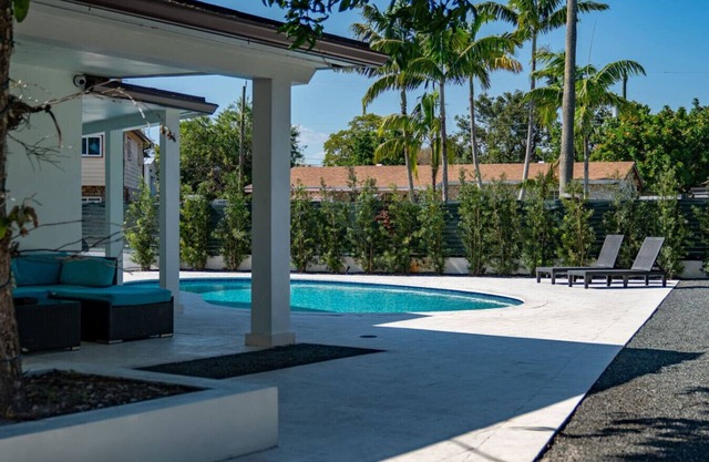 Baby Camellia Modern, luxurious and spacious house