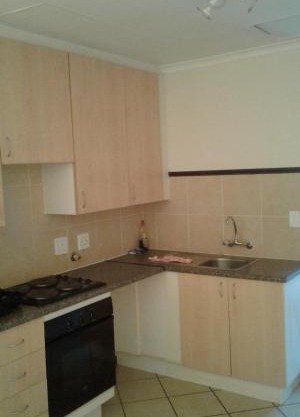 Bachelor to Rent at Wonderpark Estates