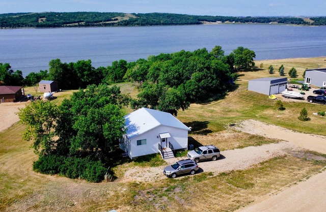 Backyard Lake Access, Kayaks, Fire pit, Grill, Hammock, Deck, Beautiful Views