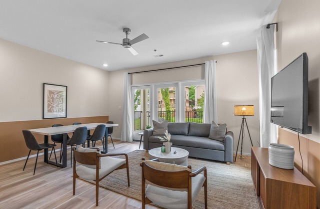 Backyard Zen/NEW 2 bed 2 bath O4W