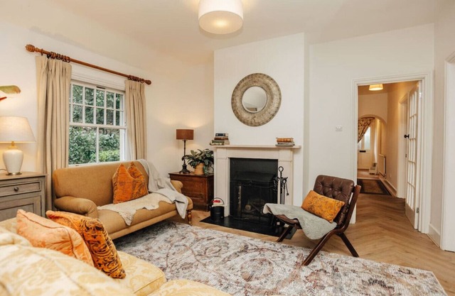 Badgemore Cottage - Pet friendly, sleeps 8