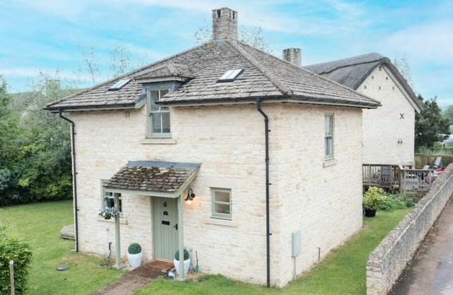 Badgers Lodge - MV37 - Lakeside Spa Property