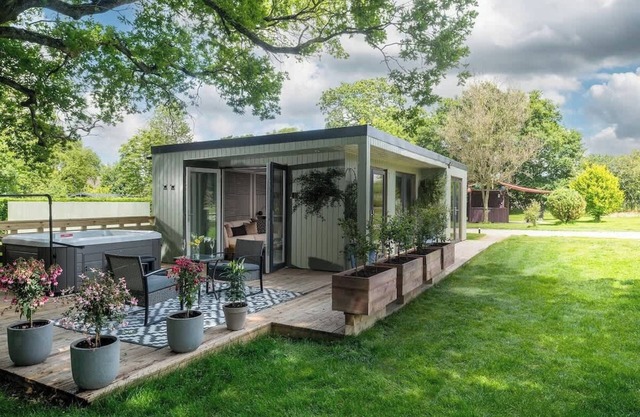 Badgers Sett | Hot Tub Stay in the Cotswolds