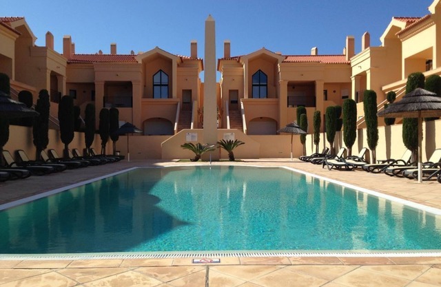 BAIA DA LUZ - APARTMENT T2 + TERRACE GRANDE