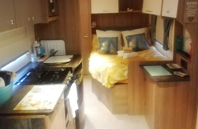 Bailey The 4 Berth Caravan @ Broadstone Park