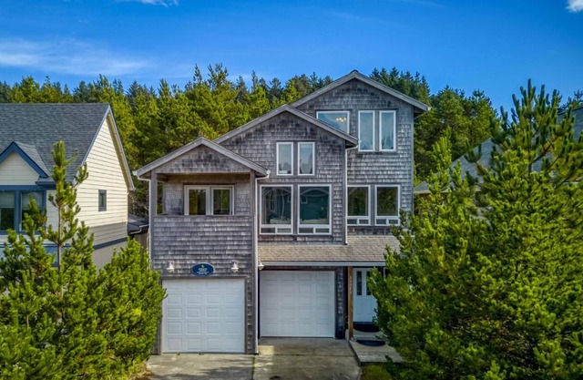 Baileys Beach House - Meredith Lodging