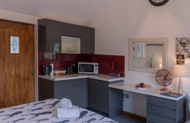Baileys Farm - ROOM 1