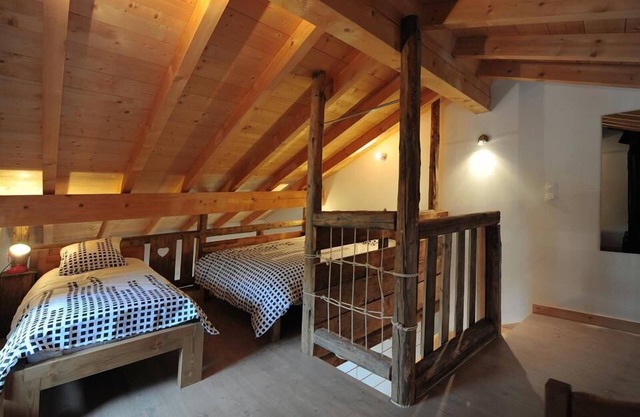 Balcony, fireplace or stove, parking, tv, 90m², Les Menuires