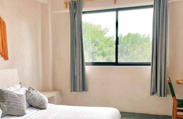 Balcony Unit | A/C | Daily Cleaning | Pool Access