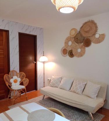Bali inspired 2 bedroom in Lipa netflix pool and parking