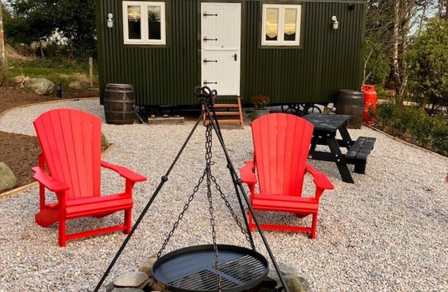 Ballydorn Stay Shepherds Hut with a view