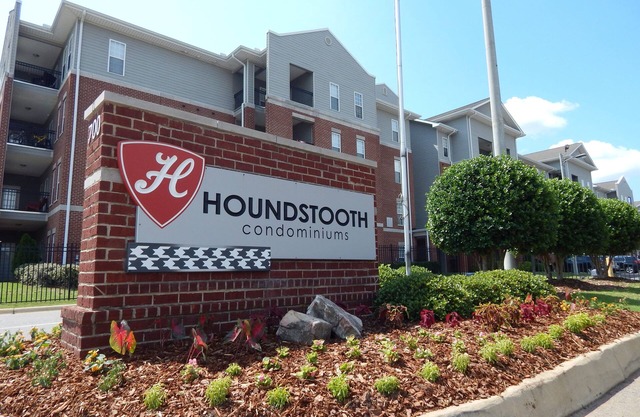 Bama Condo only 1/2 Mile from Campus and Coleman Colesium: .8 to Bryant Denny!