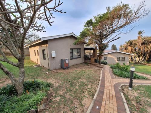 Banana Beach Club B6