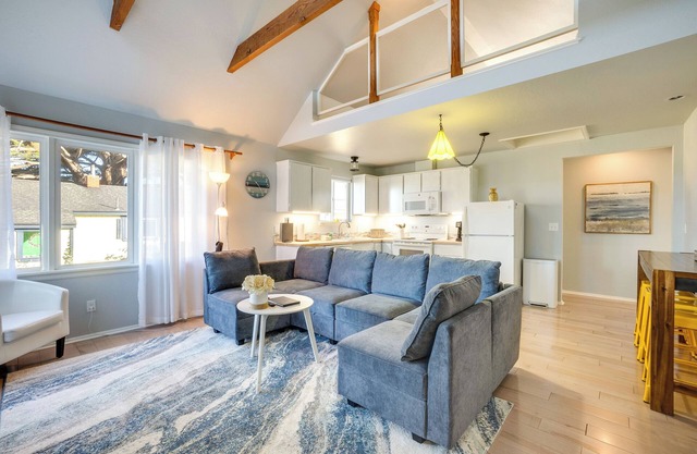 Bandon Beach House Rental: Walk to Downtown!
