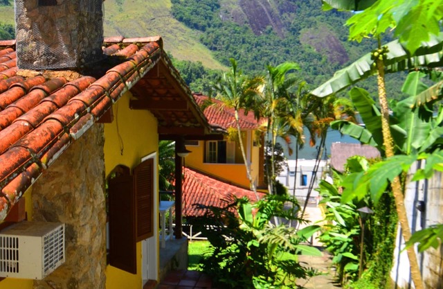 BANGALO'S HOUSE BEACH