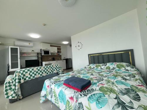 Bangsaray Beach Condo B414 บางเสร่ บีช