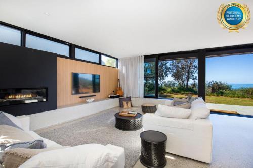 Banksia I Absolute Beachfront