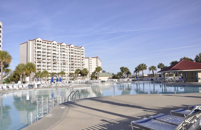 Yacht Club Villas 