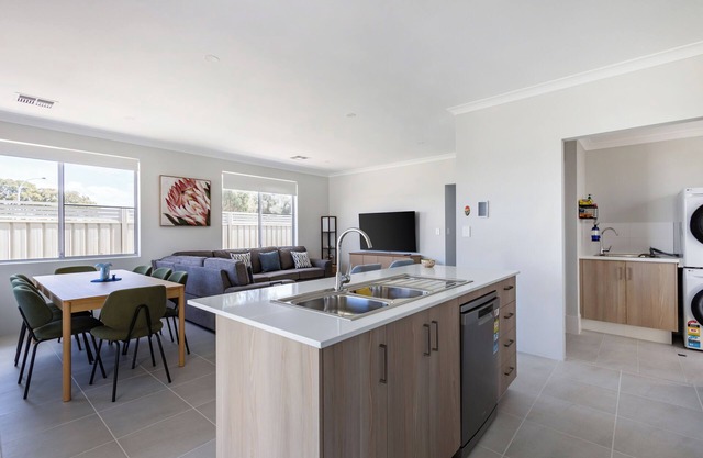 Barefoot2Beach by Swan BnB Management