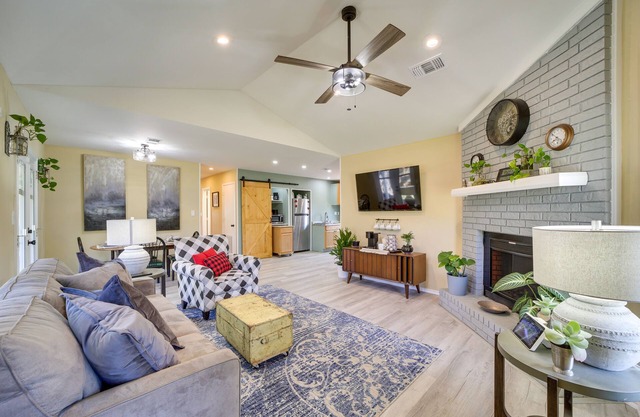 Barling Vacation Rental: Fenced-In Yard w/Hot Tub
