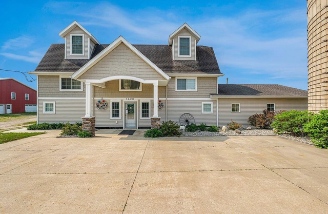 Barn Swallow – Spacious, Private First Floor in a Historic Dairy Barn