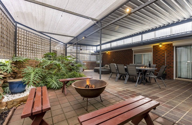 Barossa- Lyndoch-Sleeps 10-Spacious/Spa/Wifi/Foxtel - Groups/Family and Pets
