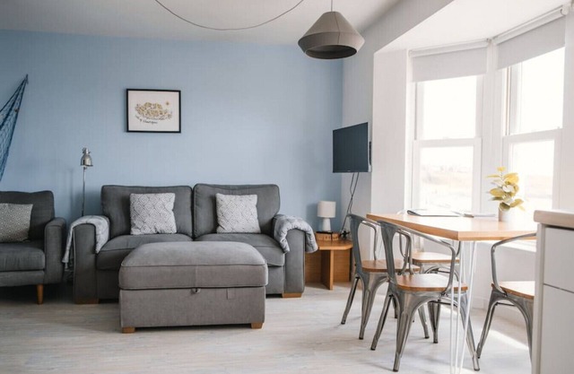 Barry Island Paget House · Barry Island Beachfront Getaway + Private Parking