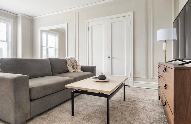 Barsala l Modern Studio in the Heart of St. Louis Just Steps from Forest Park