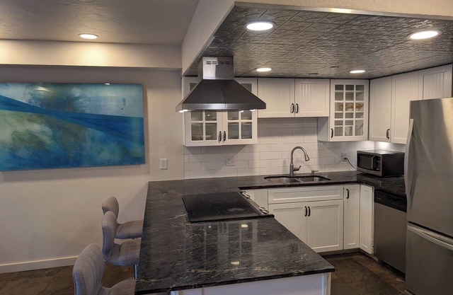 Basalt Condo in charming Old Town