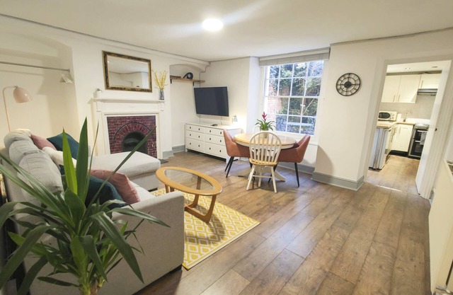 Base78, Your Place in BristolnClose to Temple Meads Station, City & Harbourside