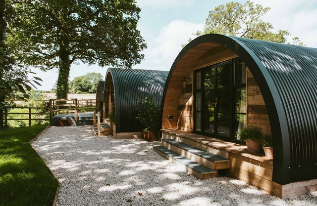 Basil Pyggy - Luxury Cottages