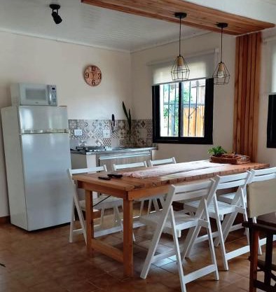 Basilia, Casa con pileta para 6 personas con garaje para 2 vehículos